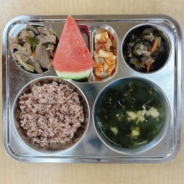 <span style="color: rgb(0, 0, 0); font-family: Gulim, 굴림, sans-serif; font-size: 16px; background-color: rgb(255, 218, 237);">*중식:찰수수밥/닭살미역국(5.6.15)/돼지고기대파볶음(5.6.10)/수박/차돌박이가지볶음(5.6.16)/배추김치(9.13)</span><div style="margin: 0px; padding: 0px; color: rgb(17, 17, 17); font-family: Gulim, 굴림, sans-serif; font-size: 14px; background-color: rgb(255, 255, 255);"><span style="font-size: 16px;">쌀:국내산,유기농,무농약/수수:국내산,무농약</span><br></div><div style="margin: 0px; padding: 0px; color: rgb(17, 17, 17); font-family: Gulim, 굴림, sans-serif; font-size: 14px; background-color: rgb(255, 255, 255);"><span style="font-size: 16px;">닭가슴살:국내산/미역:국내산</span></div><div style="margin: 0px; padding: 0px; color: rgb(17, 17, 17); font-family: Gulim, 굴림, sans-serif; font-size: 14px; background-color: rgb(255, 255, 255);"><span style="font-size: 16px;">돼지고기(한돈):국내산/대파:국내산</span></div><div style="margin: 0px; padding: 0px; color: rgb(17, 17, 17); font-family: Gulim, 굴림, sans-serif; font-size: 14px; background-color: rgb(255, 255, 255);"><span style="font-size: 16px;">양파:국내산/수박:국내산</span></div><div style="margin: 0px; padding: 0px; color: rgb(17, 17, 17); font-family: Gulim, 굴림, sans-serif; font-size: 14px; background-color: rgb(255, 255, 255);"><span style="font-size: 16px;">소고기(차돌):국내산,무항생제,1++,자연드림(생협)</span></div><div style="margin: 0px; padding: 0px; color: rgb(17, 17, 17); font-family: Gulim, 굴림, sans-serif; font-size: 14px; background-color: rgb(255, 255, 255);"><span style="font-size: 16px;">가지:국내산,무농약(친환경)</span></div><div style="margin: 0px; padding: 0px; color: rgb(17, 17, 17); font-family: Gulim, 굴림, sans-serif; font-size: 14px; background-color: rgb(255, 255, 255);"><span style="font-size: 16px;">배추:국내산,유기농,무농약(친환경)</span></div><div style="margin: 0px; padding: 0px; color: rgb(17, 17, 17); background-color: rgb(255, 255, 255);"><span style="font-size: 16px; font-family: Gulim, 굴림, sans-serif;">고춧가루:국내산,무농약(친환경)</span></div><div style="margin: 0px; padding: 0px; color: rgb(17, 17, 17); font-family: Gulim, 굴림, sans-serif; font-size: 14px; background-color: rgb(255, 255, 255);"><br></div><div style="margin: 0px; padding: 0px; color: rgb(17, 17, 17); font-family: Gulim, 굴림, sans-serif; font-size: 14px; background-color: rgb(255, 255, 255);"><span style="font-size: 16px; background-color: rgb(228, 255, 117); color: rgb(0, 0, 0);">*오전간식:계란야채죽(1.5.6)/깍두기(9.13)</span></div><div style="margin: 0px; padding: 0px; color: rgb(17, 17, 17); font-family: Gulim, 굴림, sans-serif; font-size: 14px; background-color: rgb(255, 255, 255);"><span style="font-size: 16px;">계란:국내산,무항생제(1등급)</span></div><div style="margin: 0px; padding: 0px; color: rgb(17, 17, 17); font-family: Gulim, 굴림, sans-serif; font-size: 14px; background-color: rgb(255, 255, 255);"><span style="font-size: 16px;">애호박,당근,양파:국내산</span></div><div style="margin: 0px; padding: 0px; color: rgb(17, 17, 17); font-family: Gulim, 굴림, sans-serif; font-size: 14px; background-color: rgb(255, 255, 255);"><span style="font-size: 16px;">무:국내산/고춧가루:국내산,</span><span style="font-size: 16px;">무농약(친환경)</span><br></div><div style="margin: 0px; padding: 0px; color: rgb(17, 17, 17); font-family: Gulim, 굴림, sans-serif; font-size: 14px; background-color: rgb(255, 255, 255);"><br></div><div style="margin: 0px; padding: 0px; color: rgb(17, 17, 17); font-family: Gulim, 굴림, sans-serif; font-size: 14px; background-color: rgb(255, 255, 255);"><span style="font-size: 16px; background-color: rgb(153, 220, 255); color: rgb(0, 0, 0);">*오후간식:우리밀롤케익(1.2.5.6)/메밀차</span></div><div style="margin: 0px; padding: 0px; color: rgb(17, 17, 17); font-family: Gulim, 굴림, sans-serif; font-size: 14px; background-color: rgb(255, 255, 255); text-align: justify;"><font style="color: rgb(51, 51, 51);"><span style="font-size: 16px;">우리밀딸기잼롤:국내산,자연드림(생협)</span></font></div><div style="margin: 0px; padding: 0px; color: rgb(17, 17, 17); font-family: Gulim, 굴림, sans-serif; font-size: 14px; background-color: rgb(255, 255, 255); text-align: justify;"><span style="color: rgb(51, 51, 51); font-size: 16px;">우리밀소프트롤:국내산,자연드림(생협)</span></div><div style="margin: 0px; padding: 0px; color: rgb(17, 17, 17); font-family: Gulim, 굴림, sans-serif; font-size: 14px; background-color: rgb(255, 255, 255);"><span style="text-align: justify; color: rgb(51, 51, 51); font-size: 16px;">메밀차</span><span style="text-align: justify; color: rgb(51, 51, 51); font-size: 16px;">:국내산,자연드림(생협)</span><br></div><div style="margin: 0px; padding: 0px; color: rgb(17, 17, 17); font-family: Gulim, 굴림, sans-serif; font-size: 14px; background-color: rgb(255, 255, 255);"><span style="text-align: justify; color: rgb(51, 51, 51);"><br></span></div><div style="margin: 0px; padding: 0px; color: rgb(17, 17, 17); font-family: Gulim, 굴림, sans-serif; font-size: 14px; background-color: rgb(255, 255, 255);"><span style="text-align: justify; color: rgb(0, 0, 0); font-size: 16px; background-color: rgb(166, 255, 77);">*돌봄(저녁)간식:사과</span></div><div style="margin: 0px; padding: 0px; color: rgb(17, 17, 17); font-family: Gulim, 굴림, sans-serif; font-size: 14px; background-color: rgb(255, 255, 255);"><span style="text-align: justify; color: rgb(51, 51, 51); font-size: 16px;">사과:국내산,자연드림(생협)</span></div><div style="margin: 0px; padding: 0px; color: rgb(17, 17, 17); font-family: Gulim, 굴림, sans-serif; font-size: 14px; background-color: rgb(255, 255, 255);"><p class="0"></p><table style="border-collapse:collapse;table-layout:fixed;border-top:none;border-left:none;border-bottom:none;border-right:none;mso-table-overlap:never;"><tbody><tr><td style="width:47.71pt;height:42.45pt;padding:1.41pt 5.10pt 1.41pt 5.10pt;border-top:solid #000000 0.28pt;border-left:solid #000000 0.28pt;border-bottom:solid #000000 0.28pt;border-right:solid #000000 0.28pt;" valign="middle"><p class="0" style="text-align:center;mso-pagination:none;text-autospace:none;mso-padding-alt:0pt 0pt 0pt 0pt;"><span style="font-family:굴림체;mso-fareast-font-family:굴림체;font-weight:bold;font-size:8.0pt;">알레르기&nbsp;</span></p><p class="0" style="text-align:center;mso-pagination:none;text-autospace:none;mso-padding-alt:0pt 0pt 0pt 0pt;"><span style="font-family:굴림체;mso-fareast-font-family:굴림체;font-weight:bold;font-size:8.0pt;">정보</span></p></td><td colspan="10" style="width:398.40pt;height:42.45pt;padding:1.41pt 5.10pt 1.41pt 5.10pt;border-top:solid #000000 0.28pt;border-left:solid #000000 0.28pt;border-bottom:solid #000000 0.28pt;border-right:solid #000000 0.28pt;" valign="middle"><p class="0"><span lang="EN-US" style="mso-fareast-font-family:굴림체;font-family:굴림체;mso-ascii-font-family:굴림체;mso-font-width:100%;letter-spacing:0pt;mso-text-raise:0pt;font-size:8.0pt;">1.</span><span style="font-family:굴림체;mso-fareast-font-family:굴림체;font-size:8.0pt;">알류</span><span lang="EN-US" style="mso-fareast-font-family:굴림체;font-family:굴림체;mso-ascii-font-family:굴림체;mso-font-width:100%;letter-spacing:0pt;mso-text-raise:0pt;font-size:8.0pt;">(</span><span style="font-family:굴림체;mso-fareast-font-family:굴림체;font-size:8.0pt;">가금류알</span><span lang="EN-US" style="mso-fareast-font-family:굴림체;font-family:굴림체;mso-ascii-font-family:굴림체;mso-font-width:100%;letter-spacing:0pt;mso-text-raise:0pt;font-size:8.0pt;">) 2.</span><span style="font-family:굴림체;mso-fareast-font-family:굴림체;font-size:8.0pt;">우유</span><span lang="EN-US" style="mso-fareast-font-family:굴림체;font-family:굴림체;mso-ascii-font-family:굴림체;mso-font-width:100%;letter-spacing:0pt;mso-text-raise:0pt;font-size:8.0pt;">3.</span><span style="font-family:굴림체;mso-fareast-font-family:굴림체;font-size:8.0pt;">메밀</span><span lang="EN-US" style="mso-fareast-font-family:굴림체;font-family:굴림체;mso-ascii-font-family:굴림체;mso-font-width:100%;letter-spacing:0pt;mso-text-raise:0pt;font-size:8.0pt;">4.</span><span style="font-family:굴림체;mso-fareast-font-family:굴림체;font-size:8.0pt;">땅콩</span><span lang="EN-US" style="mso-fareast-font-family:굴림체;font-family:굴림체;mso-ascii-font-family:굴림체;mso-font-width:100%;letter-spacing:0pt;mso-text-raise:0pt;font-size:8.0pt;">5.</span><span style="font-family:굴림체;mso-fareast-font-family:굴림체;font-size:8.0pt;">대두</span><span lang="EN-US" style="mso-fareast-font-family:굴림체;font-family:굴림체;mso-ascii-font-family:굴림체;mso-font-width:100%;letter-spacing:0pt;mso-text-raise:0pt;font-size:8.0pt;">6.</span><span style="font-family:굴림체;mso-fareast-font-family:굴림체;font-size:8.0pt;">밀</span><span lang="EN-US" style="mso-fareast-font-family:굴림체;font-family:굴림체;mso-ascii-font-family:굴림체;mso-font-width:100%;letter-spacing:0pt;mso-text-raise:0pt;font-size:8.0pt;">7.</span><span style="font-family:굴림체;mso-fareast-font-family:굴림체;font-size:8.0pt;">고등어</span><span lang="EN-US" style="mso-fareast-font-family:굴림체;font-family:굴림체;mso-ascii-font-family:굴림체;mso-font-width:100%;letter-spacing:0pt;mso-text-raise:0pt;font-size:8.0pt;">8.</span><span style="font-family:굴림체;mso-fareast-font-family:굴림체;font-size:8.0pt;">게</span><span lang="EN-US" style="mso-fareast-font-family:굴림체;font-family:굴림체;mso-ascii-font-family:굴림체;mso-font-width:100%;letter-spacing:0pt;mso-text-raise:0pt;font-size:8.0pt;">9.</span><span style="font-family:굴림체;mso-fareast-font-family:굴림체;font-size:8.0pt;">새우</span><span lang="EN-US" style="mso-fareast-font-family:굴림체;font-family:굴림체;mso-ascii-font-family:굴림체;mso-font-width:100%;letter-spacing:0pt;mso-text-raise:0pt;font-size:8.0pt;">0.</span><span style="font-family:굴림체;mso-fareast-font-family:굴림체;font-size:8.0pt;">돼지고기</span><span lang="EN-US" style="mso-fareast-font-family:굴림체;font-family:굴림체;mso-ascii-font-family:굴림체;mso-font-width:100%;letter-spacing:0pt;mso-text-raise:0pt;font-size:8.0pt;">11.</span><span style="font-family:굴림체;mso-fareast-font-family:굴림체;font-size:8.0pt;">복숭</span><span lang="EN-US" style="mso-fareast-font-family:굴림체;font-family:굴림체;mso-ascii-font-family:굴림체;mso-font-width:100%;letter-spacing:0pt;mso-text-raise:0pt;font-size:8.0pt;">12.</span><span style="font-family:굴림체;mso-fareast-font-family:굴림체;font-size:8.0pt;">토마토</span><span lang="EN-US" style="mso-fareast-font-family:굴림체;font-family:굴림체;mso-ascii-font-family:굴림체;mso-font-width:100%;letter-spacing:0pt;mso-text-raise:0pt;font-size:8.0pt;">13.</span><span style="font-family:굴림체;mso-fareast-font-family:굴림체;font-size:8.0pt;">아황산류</span><span lang="EN-US" style="mso-fareast-font-family:굴림체;font-family:굴림체;mso-ascii-font-family:굴림체;mso-font-width:100%;letter-spacing:0pt;mso-text-raise:0pt;font-size:8.0pt;">(</span><span style="font-family:굴림체;mso-fareast-font-family:굴림체;font-size:8.0pt;">최종 식품</span><span lang="EN-US" style="mso-fareast-font-family:굴림체;font-family:굴림체;mso-ascii-font-family:굴림체;mso-font-width:100%;letter-spacing:0pt;mso-text-raise:0pt;font-size:8.0pt;">1kg</span><span style="font-family:굴림체;mso-fareast-font-family:굴림체;font-size:8.0pt;">당 아산화황</span><span lang="EN-US" style="mso-fareast-font-family:굴림체;font-family:굴림체;mso-ascii-font-family:굴림체;mso-font-width:100%;letter-spacing:0pt;mso-text-raise:0pt;font-size:8.0pt;">10mg</span><span style="font-family:굴림체;mso-fareast-font-family:굴림체;font-size:8.0pt;">이상</span><span lang="EN-US" style="mso-fareast-font-family:굴림체;font-family:굴림체;mso-ascii-font-family:굴림체;mso-font-width:100%;letter-spacing:0pt;mso-text-raise:0pt;font-size:8.0pt;">)14.</span><span style="font-family:굴림체;mso-fareast-font-family:굴림체;font-size:8.0pt;">호두</span><span lang="EN-US" style="mso-fareast-font-family:굴림체;font-family:굴림체;mso-ascii-font-family:굴림체;mso-font-width:100%;letter-spacing:0pt;mso-text-raise:0pt;font-size:8.0pt;">15.</span><span style="font-family:굴림체;mso-fareast-font-family:굴림체;font-size:8.0pt;">닭고기</span><span lang="EN-US" style="mso-fareast-font-family:굴림체;font-family:굴림체;mso-ascii-font-family:굴림체;mso-font-width:100%;letter-spacing:0pt;mso-text-raise:0pt;font-size:8.0pt;">16.</span><span style="font-family:굴림체;mso-fareast-font-family:굴림체;font-size:8.0pt;">소고기</span><span lang="EN-US" style="mso-fareast-font-family:굴림체;font-family:굴림체;mso-ascii-font-family:굴림체;mso-font-width:100%;letter-spacing:0pt;mso-text-raise:0pt;font-size:8.0pt;">17.</span><span style="font-family:굴림체;mso-fareast-font-family:굴림체;font-size:8.0pt;">오징어</span><span lang="EN-US" style="mso-fareast-font-family:굴림체;font-family:굴림체;mso-ascii-font-family:굴림체;mso-font-width:100%;letter-spacing:0pt;mso-text-raise:0pt;font-size:8.0pt;">18.</span><span style="font-family:굴림체;mso-fareast-font-family:굴림체;font-size:8.0pt;">조개류</span><span lang="EN-US" style="mso-fareast-font-family:굴림체;font-family:굴림체;mso-ascii-font-family:굴림체;mso-font-width:100%;letter-spacing:0pt;mso-text-raise:0pt;font-size:8.0pt;">(</span><span style="font-family:굴림체;mso-fareast-font-family:굴림체;font-size:8.0pt;">굴 전복 홍합 포함</span><span lang="EN-US" style="mso-fareast-font-family:굴림체;font-family:굴림체;mso-ascii-font-family:굴림체;mso-font-width:100%;letter-spacing:0pt;mso-text-raise:0pt;font-size:8.0pt;">) 19.</span><span style="font-family:굴림체;mso-fareast-font-family:굴림체;font-size:8.0pt;">잣</span><span lang="EN-US" style="mso-fareast-font-family:굴림체;font-family:굴림체;mso-ascii-font-family:굴림체;mso-font-width:100%;letter-spacing:0pt;mso-text-raise:0pt;font-size:8.0pt;">20.</span><span style="font-family:굴림체;mso-fareast-font-family:굴림체;font-size:8.0pt;">기타</span></p></td></tr><tr><td rowspan="2" style="width:47.71pt;height:54.92pt;padding:1.41pt 5.10pt 1.41pt 5.10pt;border-top:solid #000000 0.28pt;border-left:solid #000000 0.28pt;border-bottom:solid #000000 0.28pt;border-right:solid #000000 0.28pt;" valign="middle"><p class="0" style="text-align:center;mso-pagination:none;text-autospace:none;mso-padding-alt:0pt 0pt 0pt 0pt;"><span style="font-family:굴림체;mso-fareast-font-family:굴림체;font-weight:bold;font-size:8.0pt;">영양량</span></p><p class="0" style="text-align:center;mso-pagination:none;text-autospace:none;mso-padding-alt:0pt 0pt 0pt 0pt;"><span style="font-family:굴림체;mso-fareast-font-family:굴림체;font-weight:bold;font-size:8.0pt;">표시</span></p></td><td style="width:39.84pt;height:26.22pt;padding:1.41pt 5.10pt 1.41pt 5.10pt;border-top:solid #000000 0.28pt;border-left:solid #000000 0.28pt;border-bottom:solid #000000 0.28pt;border-right:solid #000000 0.28pt;" valign="middle"><p class="0" style="text-align:center;mso-pagination:none;text-autospace:none;mso-padding-alt:0pt 0pt 0pt 0pt;"><span style="font-family:굴림체;mso-fareast-font-family:굴림체;font-size:9.0pt;">에너지</span></p><p class="0" style="text-align:center;mso-pagination:none;text-autospace:none;mso-padding-alt:0pt 0pt 0pt 0pt;"><span lang="EN-US" style="mso-fareast-font-family:굴림체;font-family:굴림체;mso-ascii-font-family:굴림체;mso-font-width:100%;letter-spacing:0pt;mso-text-raise:0pt;font-size:9.0pt;">(kcal)</span></p></td><td style="width:39.84pt;height:26.22pt;padding:1.41pt 5.10pt 1.41pt 5.10pt;border-top:solid #000000 0.28pt;border-left:solid #000000 0.28pt;border-bottom:solid #000000 0.28pt;border-right:solid #000000 0.28pt;" valign="middle"><p class="0" style="text-align:center;mso-pagination:none;text-autospace:none;mso-padding-alt:0pt 0pt 0pt 0pt;"><span style="font-family:굴림체;mso-fareast-font-family:굴림체;font-size:9.0pt;">단백질</span></p><p class="0" style="text-align:center;mso-pagination:none;text-autospace:none;mso-padding-alt:0pt 0pt 0pt 0pt;"><span lang="EN-US" style="mso-fareast-font-family:굴림체;font-family:굴림체;mso-ascii-font-family:굴림체;mso-font-width:100%;letter-spacing:0pt;mso-text-raise:0pt;font-size:9.0pt;">(g)</span></p></td><td style="width:31.35pt;height:26.22pt;padding:1.41pt 5.10pt 1.41pt 5.10pt;border-top:solid #000000 0.28pt;border-left:solid #000000 0.28pt;border-bottom:solid #000000 0.28pt;border-right:solid #000000 0.28pt;" valign="middle"><p class="0" style="text-align:center;mso-pagination:none;text-autospace:none;mso-padding-alt:0pt 0pt 0pt 0pt;"><span style="font-family:굴림체;mso-fareast-font-family:굴림체;font-size:9.0pt;">지방</span></p><p class="0" style="text-align:center;mso-pagination:none;text-autospace:none;mso-padding-alt:0pt 0pt 0pt 0pt;"><span lang="EN-US" style="mso-fareast-font-family:굴림체;font-family:굴림체;mso-ascii-font-family:굴림체;mso-font-width:100%;letter-spacing:0pt;mso-text-raise:0pt;font-size:9.0pt;">(g)</span></p></td><td style="width:48.33pt;height:26.22pt;padding:1.41pt 5.10pt 1.41pt 5.10pt;border-top:solid #000000 0.28pt;border-left:solid #000000 0.28pt;border-bottom:solid #000000 0.28pt;border-right:solid #000000 0.28pt;" valign="middle"><p class="0" style="text-align:center;mso-pagination:none;text-autospace:none;mso-padding-alt:0pt 0pt 0pt 0pt;"><span style="font-family:굴림체;mso-fareast-font-family:굴림체;font-size:9.0pt;">탄수화물</span></p><p class="0" style="text-align:center;mso-pagination:none;text-autospace:none;mso-padding-alt:0pt 0pt 0pt 0pt;"><span lang="EN-US" style="mso-fareast-font-family:굴림체;font-family:굴림체;mso-ascii-font-family:굴림체;mso-font-width:100%;letter-spacing:0pt;mso-text-raise:0pt;font-size:9.0pt;">(g)</span></p></td><td style="width:42.67pt;height:26.22pt;padding:1.41pt 5.10pt 1.41pt 5.10pt;border-top:solid #000000 0.28pt;border-left:solid #000000 0.28pt;border-bottom:solid #000000 0.28pt;border-right:solid #000000 0.28pt;" valign="middle"><p class="0" style="text-align:center;mso-pagination:none;text-autospace:none;mso-padding-alt:0pt 0pt 0pt 0pt;"><span lang="EN-US" style="mso-fareast-font-family:굴림체;font-family:굴림체;mso-ascii-font-family:굴림체;mso-font-width:100%;letter-spacing:0pt;mso-text-raise:0pt;font-size:9.0pt;">Vit.A</span></p><p class="0" style="text-align:center;mso-pagination:none;text-autospace:none;mso-padding-alt:0pt 0pt 0pt 0pt;"><span lang="EN-US" style="mso-fareast-font-family:굴림체;font-family:굴림체;mso-ascii-font-family:굴림체;mso-font-width:100%;letter-spacing:0pt;mso-text-raise:0pt;font-size:9.0pt;">(ugRAN)</span></p></td><td style="width:39.84pt;height:26.22pt;padding:1.41pt 5.10pt 1.41pt 5.10pt;border-top:solid #000000 0.28pt;border-left:solid #000000 0.28pt;border-bottom:solid #000000 0.28pt;border-right:solid #000000 0.28pt;" valign="middle"><p class="0" style="text-align:center;mso-pagination:none;text-autospace:none;mso-padding-alt:0pt 0pt 0pt 0pt;"><span lang="EN-US" style="mso-fareast-font-family:굴림체;font-family:굴림체;mso-ascii-font-family:굴림체;mso-font-width:100%;letter-spacing:0pt;mso-text-raise:0pt;font-size:9.0pt;">Vit.B1</span></p><p class="0" style="text-align:center;mso-pagination:none;text-autospace:none;mso-padding-alt:0pt 0pt 0pt 0pt;"><span lang="EN-US" style="mso-fareast-font-family:굴림체;font-family:굴림체;mso-ascii-font-family:굴림체;mso-font-width:100%;letter-spacing:0pt;mso-text-raise:0pt;font-size:9.0pt;">(mg)</span></p></td><td style="width:42.67pt;height:26.22pt;padding:1.41pt 5.10pt 1.41pt 5.10pt;border-top:solid #000000 0.28pt;border-left:solid #000000 0.28pt;border-bottom:solid #000000 0.28pt;border-right:solid #000000 0.28pt;" valign="middle"><p class="0" style="text-align:center;mso-pagination:none;text-autospace:none;mso-padding-alt:0pt 0pt 0pt 0pt;"><span lang="EN-US" style="mso-fareast-font-family:굴림체;font-family:굴림체;mso-ascii-font-family:굴림체;mso-font-width:100%;letter-spacing:0pt;mso-text-raise:0pt;font-size:9.0pt;">Vit.B2</span></p><p class="0" style="text-align:center;mso-pagination:none;text-autospace:none;mso-padding-alt:0pt 0pt 0pt 0pt;"><span lang="EN-US" style="mso-fareast-font-family:굴림체;font-family:굴림체;mso-ascii-font-family:굴림체;mso-font-width:100%;letter-spacing:0pt;mso-text-raise:0pt;font-size:9.0pt;">(mg)</span></p></td><td style="width:39.84pt;height:26.22pt;padding:1.41pt 5.10pt 1.41pt 5.10pt;border-top:solid #000000 0.28pt;border-left:solid #000000 0.28pt;border-bottom:solid #000000 0.28pt;border-right:solid #000000 0.28pt;" valign="middle"><p class="0" style="text-align:center;mso-pagination:none;text-autospace:none;mso-padding-alt:0pt 0pt 0pt 0pt;"><span lang="EN-US" style="mso-fareast-font-family:굴림체;font-family:굴림체;mso-ascii-font-family:굴림체;mso-font-width:100%;letter-spacing:0pt;mso-text-raise:0pt;font-size:9.0pt;">Vit.C</span></p><p class="0" style="text-align:center;mso-pagination:none;text-autospace:none;mso-padding-alt:0pt 0pt 0pt 0pt;"><span lang="EN-US" style="mso-fareast-font-family:굴림체;font-family:굴림체;mso-ascii-font-family:굴림체;mso-font-width:100%;letter-spacing:0pt;mso-text-raise:0pt;font-size:9.0pt;">(mg)</span></p></td><td style="width:39.84pt;height:26.22pt;padding:1.41pt 5.10pt 1.41pt 5.10pt;border-top:solid #000000 0.28pt;border-left:solid #000000 0.28pt;border-bottom:solid #000000 0.28pt;border-right:solid #000000 0.28pt;" valign="middle"><p class="0" style="text-align:center;mso-pagination:none;text-autospace:none;mso-padding-alt:0pt 0pt 0pt 0pt;"><span style="font-family:굴림체;mso-fareast-font-family:굴림체;font-size:9.0pt;">칼슘</span></p><p class="0" style="text-align:center;mso-pagination:none;text-autospace:none;mso-padding-alt:0pt 0pt 0pt 0pt;"><span lang="EN-US" style="mso-fareast-font-family:굴림체;font-family:굴림체;mso-ascii-font-family:굴림체;mso-font-width:100%;letter-spacing:0pt;mso-text-raise:0pt;font-size:9.0pt;">(mg)</span></p></td><td style="width:34.18pt;height:26.22pt;padding:1.41pt 5.10pt 1.41pt 5.10pt;border-top:solid #000000 0.28pt;border-left:solid #000000 0.28pt;border-bottom:solid #000000 0.28pt;border-right:solid #000000 0.28pt;" valign="middle"><p class="0" style="text-align:center;mso-pagination:none;text-autospace:none;mso-padding-alt:0pt 0pt 0pt 0pt;"><span style="font-family:굴림체;mso-fareast-font-family:굴림체;font-size:9.0pt;">철분</span></p><p class="0" style="text-align:center;mso-pagination:none;text-autospace:none;mso-padding-alt:0pt 0pt 0pt 0pt;"><span lang="EN-US" style="mso-fareast-font-family:굴림체;font-family:굴림체;mso-ascii-font-family:굴림체;mso-font-width:100%;letter-spacing:0pt;mso-text-raise:0pt;font-size:9.0pt;">(mg)</span></p></td></tr><tr><td style="width:39.84pt;height:28.70pt;padding:1.41pt 5.10pt 1.41pt 5.10pt;border-top:solid #000000 0.28pt;border-left:solid #000000 0.28pt;border-bottom:solid #000000 0.28pt;border-right:solid #000000 0.28pt;" valign="middle"><p class="0" style="text-align:center;mso-pagination:none;text-autospace:none;mso-padding-alt:0pt 0pt 0pt 0pt;"><span lang="EN-US" style="mso-fareast-font-family:굴림체;font-family:굴림체;mso-ascii-font-family:굴림체;mso-font-width:100%;letter-spacing:0pt;mso-text-raise:0pt;">439.8</span></p></td><td style="width:39.84pt;height:28.70pt;padding:1.41pt 5.10pt 1.41pt 5.10pt;border-top:solid #000000 0.28pt;border-left:solid #000000 0.28pt;border-bottom:solid #000000 0.28pt;border-right:solid #000000 0.28pt;" valign="middle"><p class="0" style="text-align:center;mso-pagination:none;text-autospace:none;mso-padding-alt:0pt 0pt 0pt 0pt;"><span lang="EN-US" style="mso-fareast-font-family:굴림체;font-family:굴림체;mso-ascii-font-family:굴림체;mso-font-width:100%;letter-spacing:0pt;mso-text-raise:0pt;">21.3</span></p></td><td style="width:31.35pt;height:28.70pt;padding:1.41pt 5.10pt 1.41pt 5.10pt;border-top:solid #000000 0.28pt;border-left:solid #000000 0.28pt;border-bottom:solid #000000 0.28pt;border-right:solid #000000 0.28pt;" valign="middle"><p class="0" style="text-align:center;mso-pagination:none;text-autospace:none;mso-padding-alt:0pt 0pt 0pt 0pt;"><span lang="EN-US" style="mso-fareast-font-family:굴림체;font-family:굴림체;mso-ascii-font-family:굴림체;mso-font-width:100%;letter-spacing:0pt;mso-text-raise:0pt;">10.4</span></p></td><td style="width:48.33pt;height:28.70pt;padding:1.41pt 5.10pt 1.41pt 5.10pt;border-top:solid #000000 0.28pt;border-left:solid #000000 0.28pt;border-bottom:solid #000000 0.28pt;border-right:solid #000000 0.28pt;" valign="middle"><p class="0" style="text-align:center;mso-pagination:none;text-autospace:none;mso-padding-alt:0pt 0pt 0pt 0pt;"><span lang="EN-US" style="mso-fareast-font-family:굴림체;font-family:굴림체;mso-ascii-font-family:굴림체;mso-font-width:100%;letter-spacing:0pt;mso-text-raise:0pt;">72.6</span></p></td><td style="width:42.67pt;height:28.70pt;padding:1.41pt 5.10pt 1.41pt 5.10pt;border-top:solid #000000 0.28pt;border-left:solid #000000 0.28pt;border-bottom:solid #000000 0.28pt;border-right:solid #000000 0.28pt;" valign="middle"><p class="0" style="text-align:center;mso-pagination:none;text-autospace:none;mso-padding-alt:0pt 0pt 0pt 0pt;"><span lang="EN-US" style="mso-fareast-font-family:굴림체;font-family:굴림체;mso-ascii-font-family:굴림체;mso-font-width:100%;letter-spacing:0pt;mso-text-raise:0pt;">123</span></p></td><td style="width:39.84pt;height:28.70pt;padding:1.41pt 5.10pt 1.41pt 5.10pt;border-top:solid #000000 0.28pt;border-left:solid #000000 0.28pt;border-bottom:solid #000000 0.28pt;border-right:solid #000000 0.28pt;" valign="middle"><p class="0" style="text-align:center;mso-pagination:none;text-autospace:none;mso-padding-alt:0pt 0pt 0pt 0pt;"><span lang="EN-US" style="mso-fareast-font-family:굴림체;font-family:굴림체;mso-ascii-font-family:굴림체;mso-font-width:100%;letter-spacing:0pt;mso-text-raise:0pt;">0.17</span></p></td><td style="width:42.67pt;height:28.70pt;padding:1.41pt 5.10pt 1.41pt 5.10pt;border-top:solid #000000 0.28pt;border-left:solid #000000 0.28pt;border-bottom:solid #000000 0.28pt;border-right:solid #000000 0.28pt;" valign="middle"><p class="0" style="text-align:center;mso-pagination:none;text-autospace:none;mso-padding-alt:0pt 0pt 0pt 0pt;"><span lang="EN-US" style="mso-fareast-font-family:굴림체;font-family:굴림체;mso-ascii-font-family:굴림체;mso-font-width:100%;letter-spacing:0pt;mso-text-raise:0pt;">0.16</span></p></td><td style="width:39.84pt;height:28.70pt;padding:1.41pt 5.10pt 1.41pt 5.10pt;border-top:solid #000000 0.28pt;border-left:solid #000000 0.28pt;border-bottom:solid #000000 0.28pt;border-right:solid #000000 0.28pt;" valign="middle"><p class="0" style="text-align:center;mso-pagination:none;text-autospace:none;mso-padding-alt:0pt 0pt 0pt 0pt;"><span lang="EN-US" style="mso-fareast-font-family:굴림체;font-family:굴림체;mso-ascii-font-family:굴림체;mso-font-width:100%;letter-spacing:0pt;mso-text-raise:0pt;">13.4</span></p></td><td style="width:39.84pt;height:28.70pt;padding:1.41pt 5.10pt 1.41pt 5.10pt;border-top:solid #000000 0.28pt;border-left:solid #000000 0.28pt;border-bottom:solid #000000 0.28pt;border-right:solid #000000 0.28pt;" valign="middle"><p class="0" style="text-align:center;mso-pagination:none;text-autospace:none;mso-padding-alt:0pt 0pt 0pt 0pt;"><span lang="EN-US" style="mso-fareast-font-family:굴림체;font-family:굴림체;mso-ascii-font-family:굴림체;mso-font-width:100%;letter-spacing:0pt;mso-text-raise:0pt;">164.7</span></p></td><td style="width:34.18pt;height:28.70pt;padding:1.41pt 5.10pt 1.41pt 5.10pt;border-top:solid #000000 0.28pt;border-left:solid #000000 0.28pt;border-bottom:solid #000000 0.28pt;border-right:solid #000000 0.28pt;" valign="middle"><p class="0" style="text-align:center;mso-pagination:none;text-autospace:none;mso-padding-alt:0pt 0pt 0pt 0pt;"><span lang="EN-US" style="mso-fareast-font-family:굴림체;font-family:굴림체;mso-ascii-font-family:굴림체;mso-font-width:100%;letter-spacing:0pt;mso-text-raise:0pt;">2.1</span></p></td></tr></tbody></table><p></p></div>